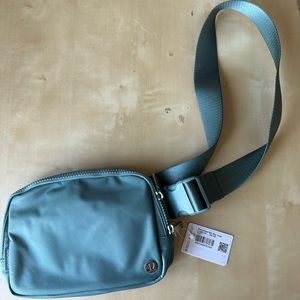 lululemon Everywhere Belt Bag Large, Tidewater Teal